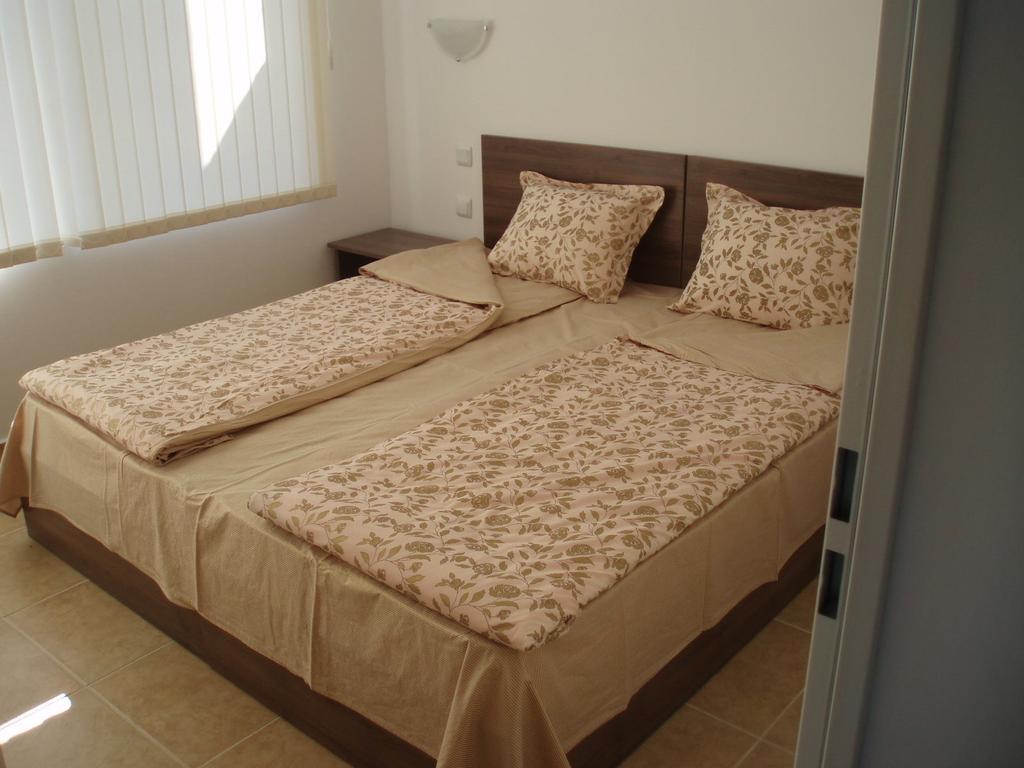 Arcadia Apartments Nesebar Bilik gambar